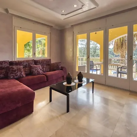 Sleeps 8 Pool Wifi Villa