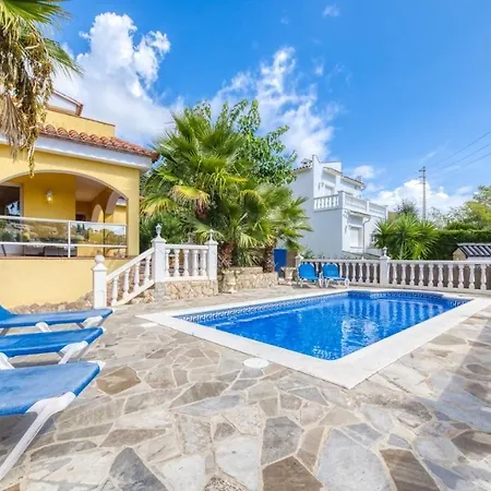 Sleeps 8 Pool Wifi Lloret de Mar